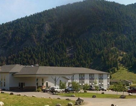 Whitewater Inn Биг Скай Екстериор снимка